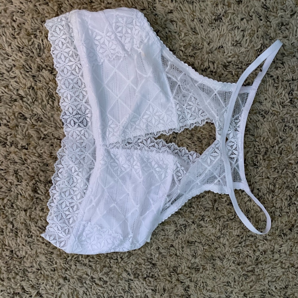 White lace brallete